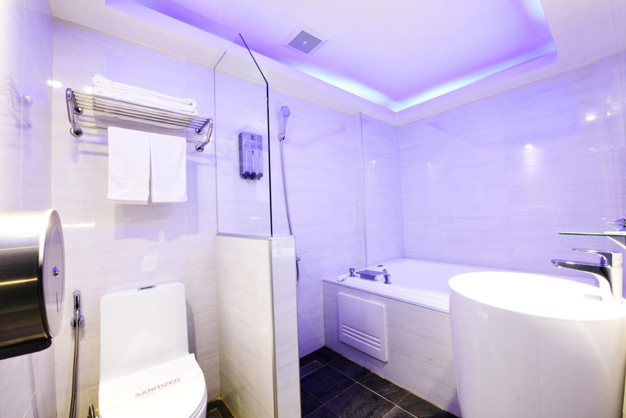 Zc Motel Таоуан Екстериор снимка